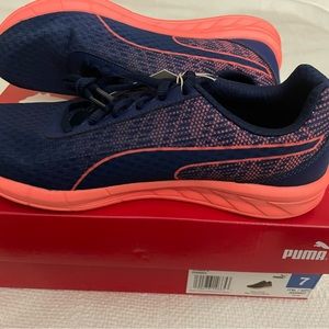 Puma new women’s running shoes sz 7 navy coral nwt runners athletic shoes